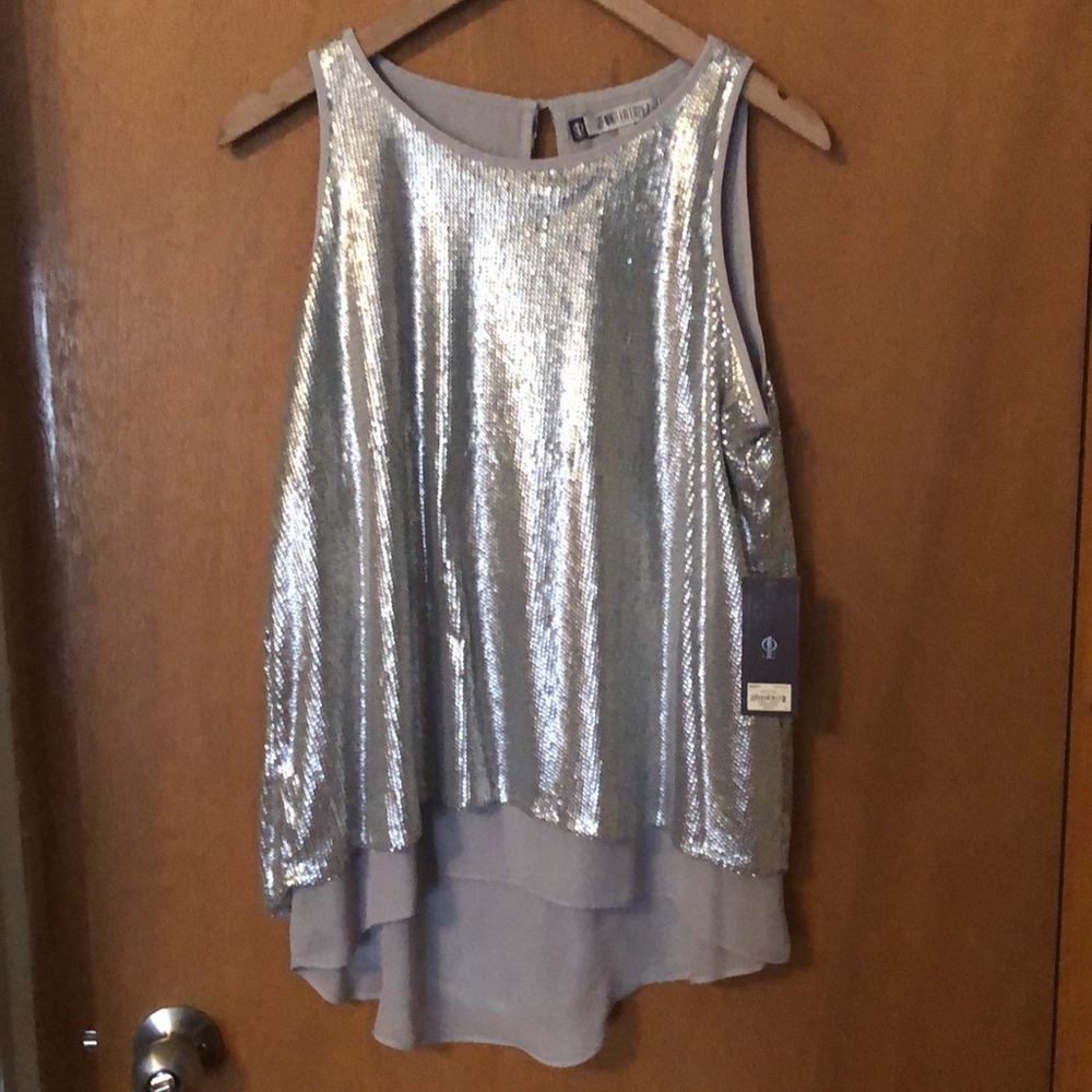 Shirt - Picture 2 of 4